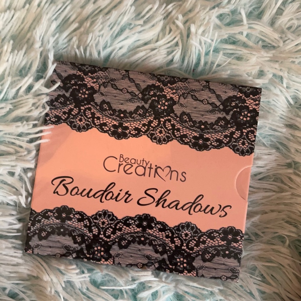 Beauty Creations Boudoir eyeshadow palette